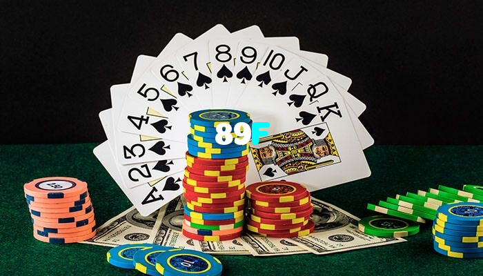 89F casino presented on mobile device in Pakistan with slots and live games